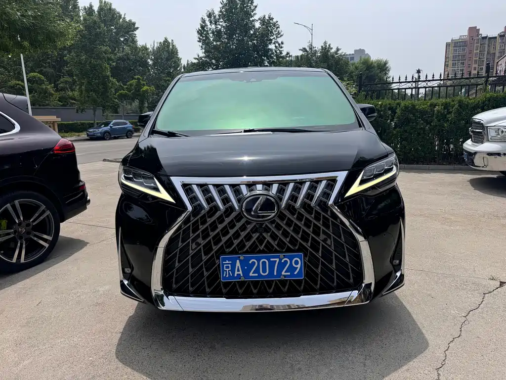 Lexus LM — миниатюра 19