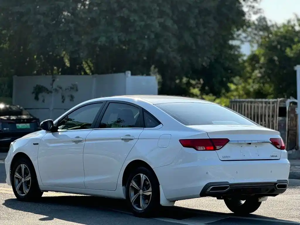 Geely Emgrand GL — миниатюра 9