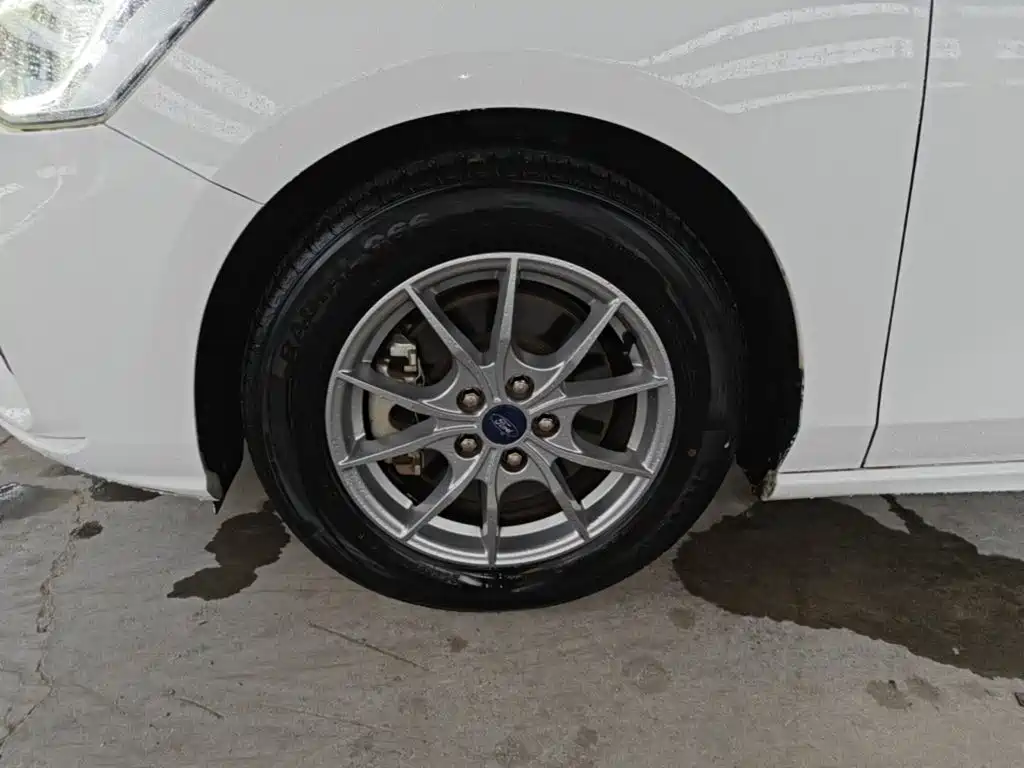 Ford Focus — миниатюра 23