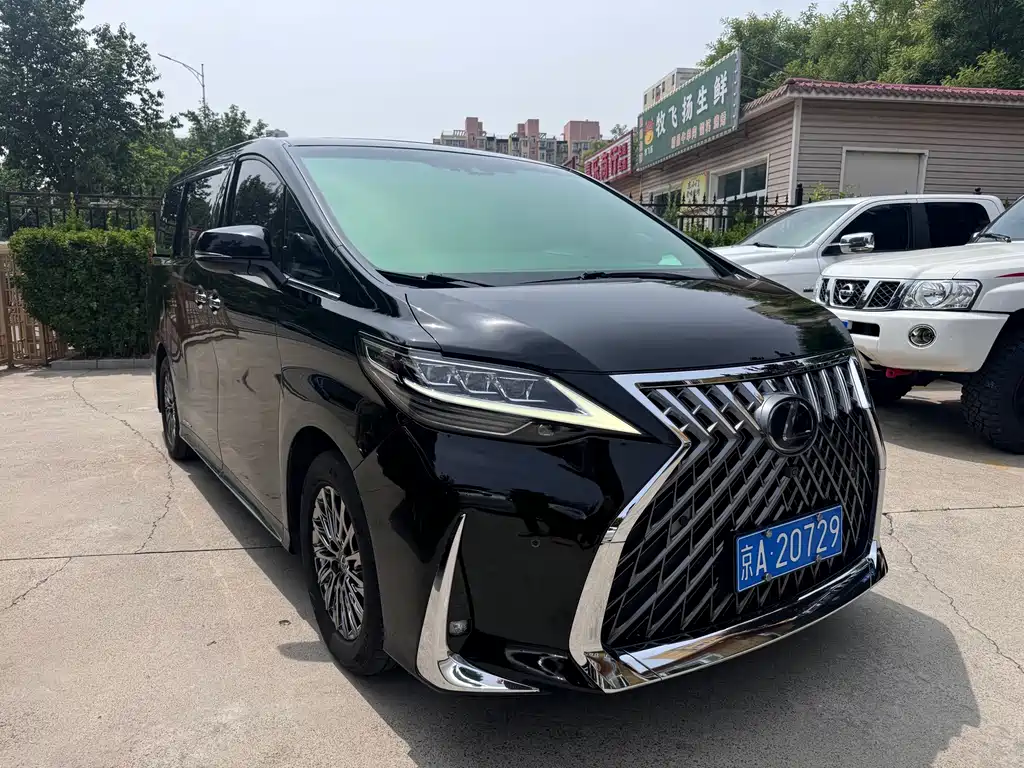 Lexus LM — миниатюра 3