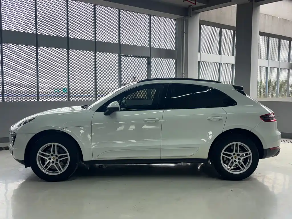 Porsche Macan — миниатюра 16