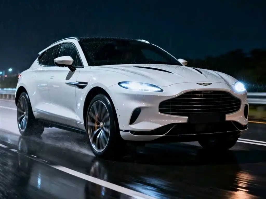 ASTON MARTIN DBX