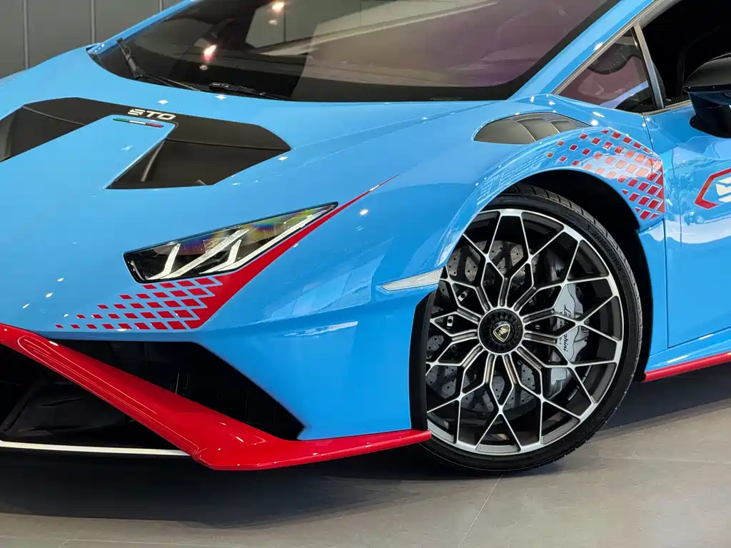 LAMBORGHINI HURACÁN