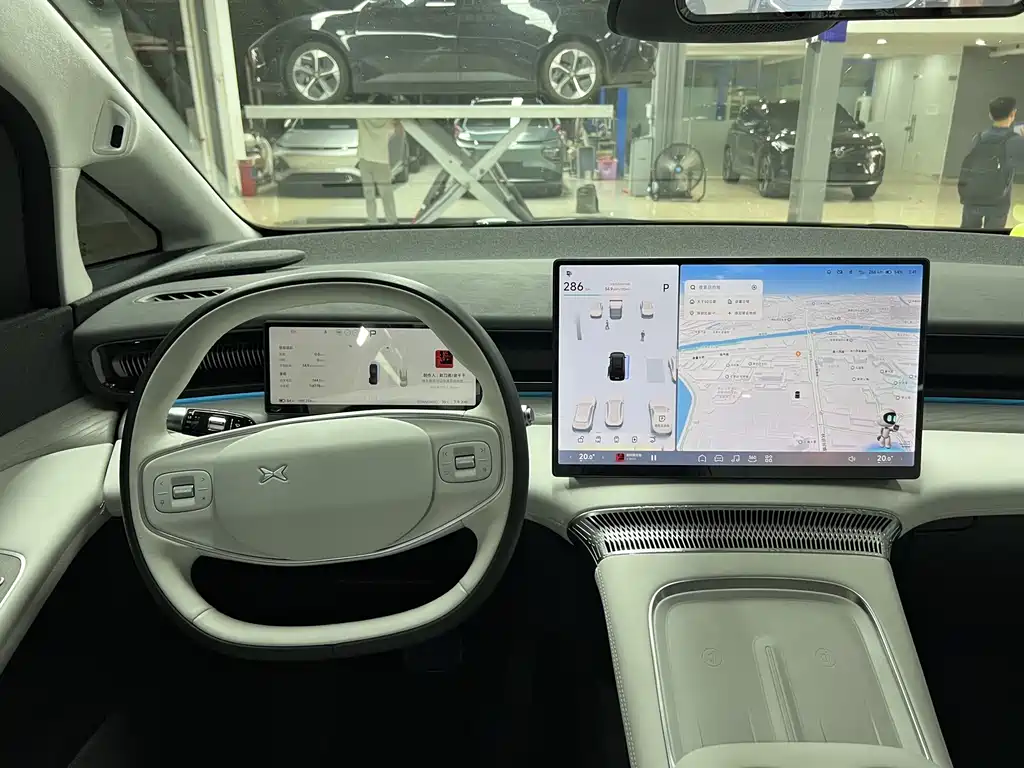 XPeng X9 — миниатюра 10