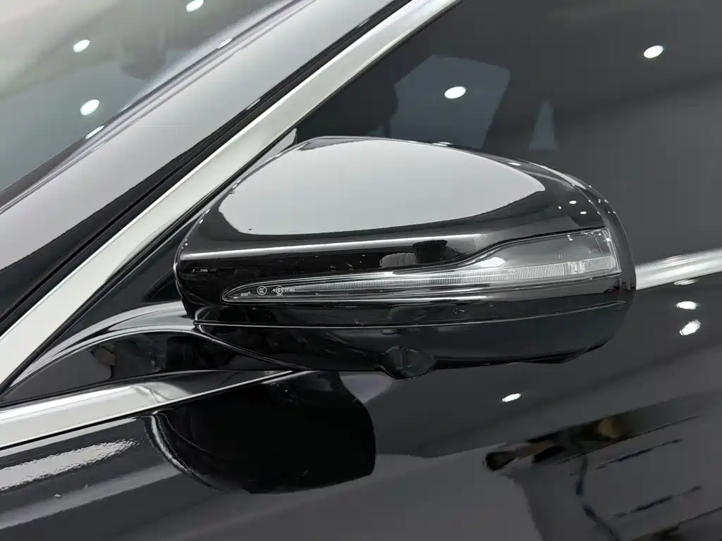 Mercedes-Benz E-Class — миниатюра 18