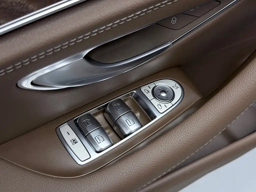 Mercedes-Benz E-Class — миниатюра 36