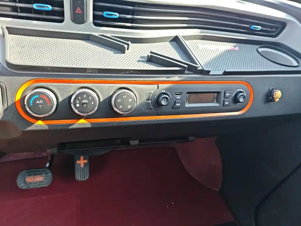 Wuling MINIEV — миниатюра 13