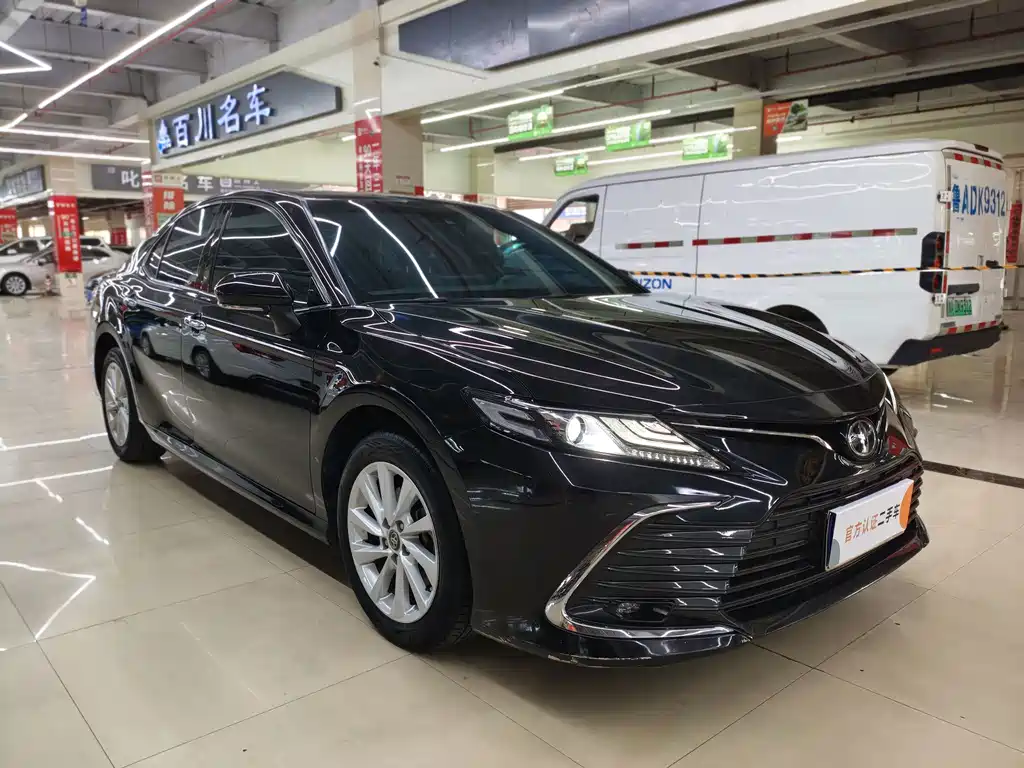 Toyota Camry — миниатюра 3