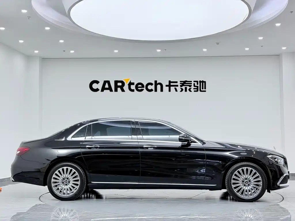 Mercedes-Benz E-Class — миниатюра 5