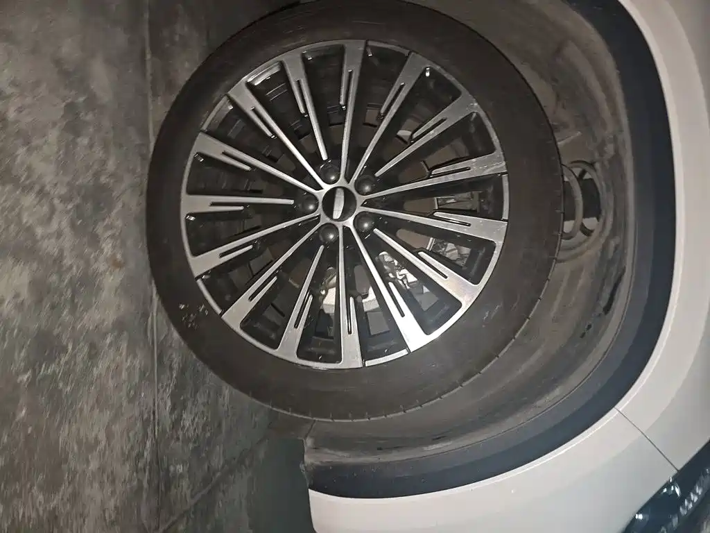 Geely Xingyue L — миниатюра 8