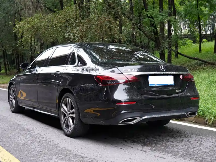Mercedes-Benz E-Class — миниатюра 14
