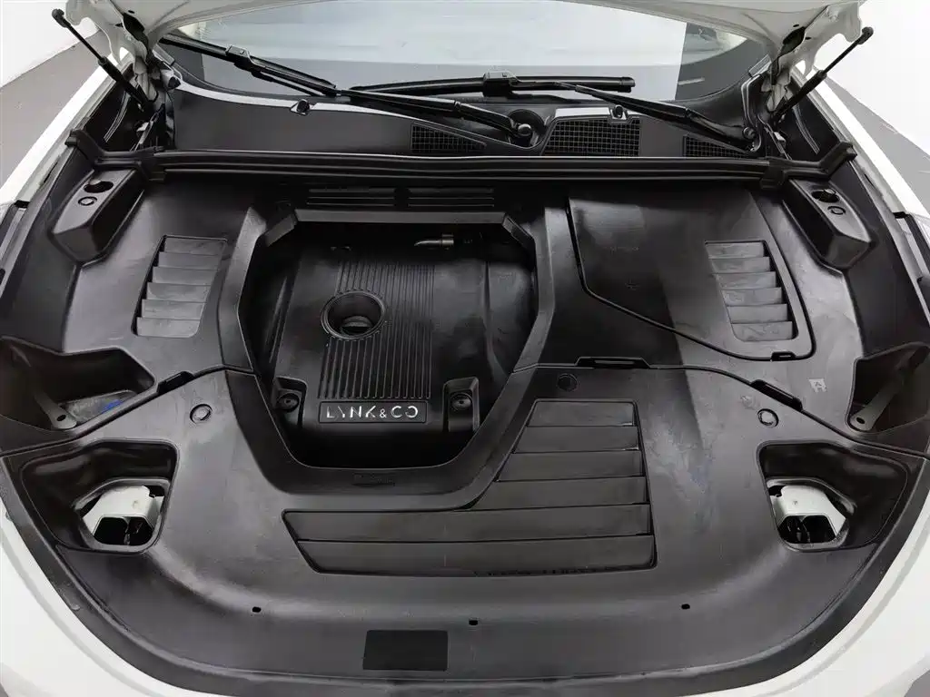 Lynk & Co 01 2017 2.0T
