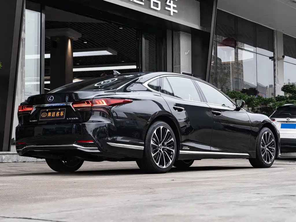 Lexus LS — миниатюра 3