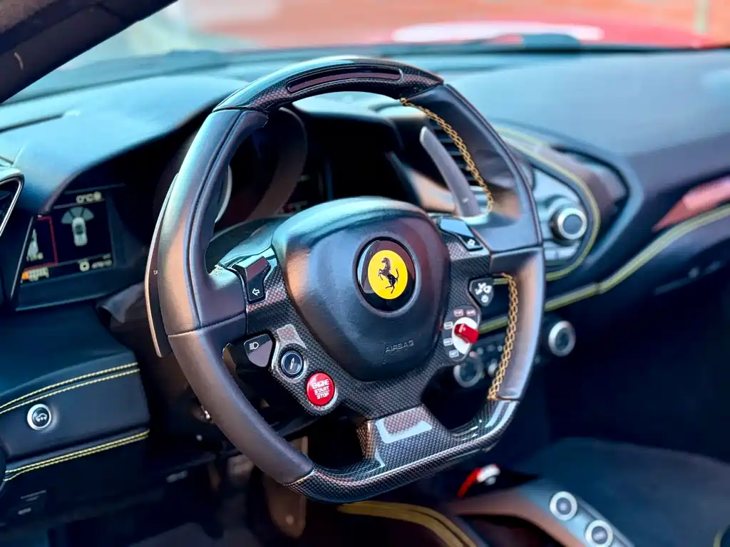 FERRARI 488