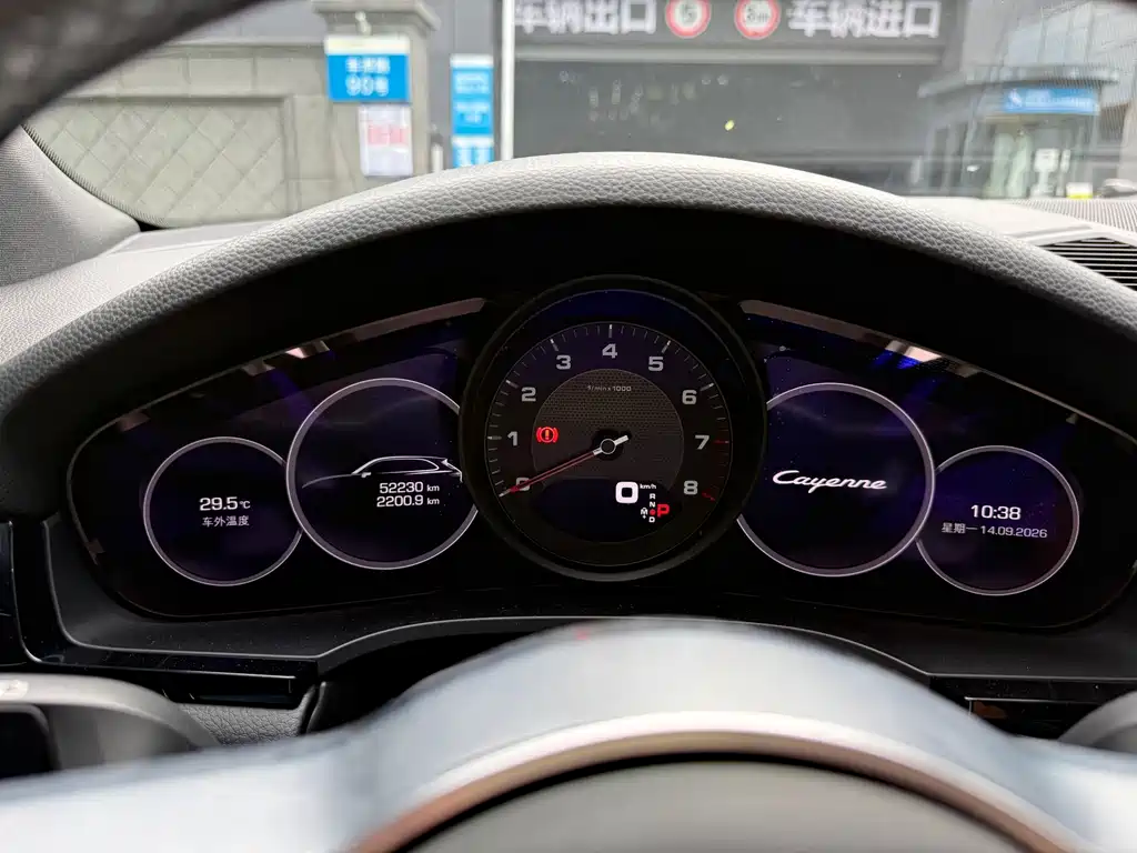 Porsche Cayenne — миниатюра 17