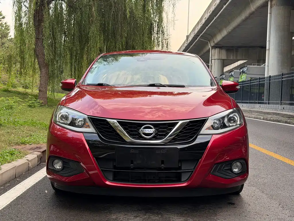 Nissan Tiida — миниатюра 2