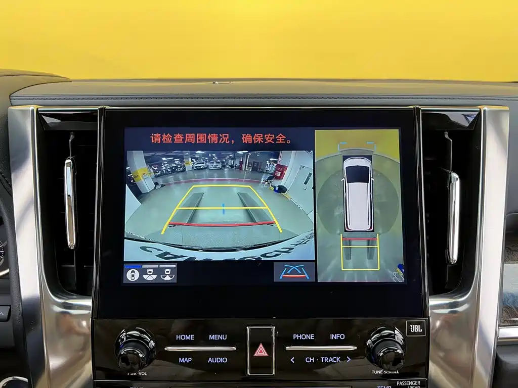 Toyota Alphard — миниатюра 34
