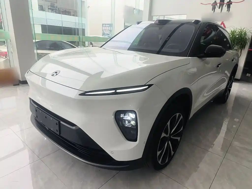 NIO ES8