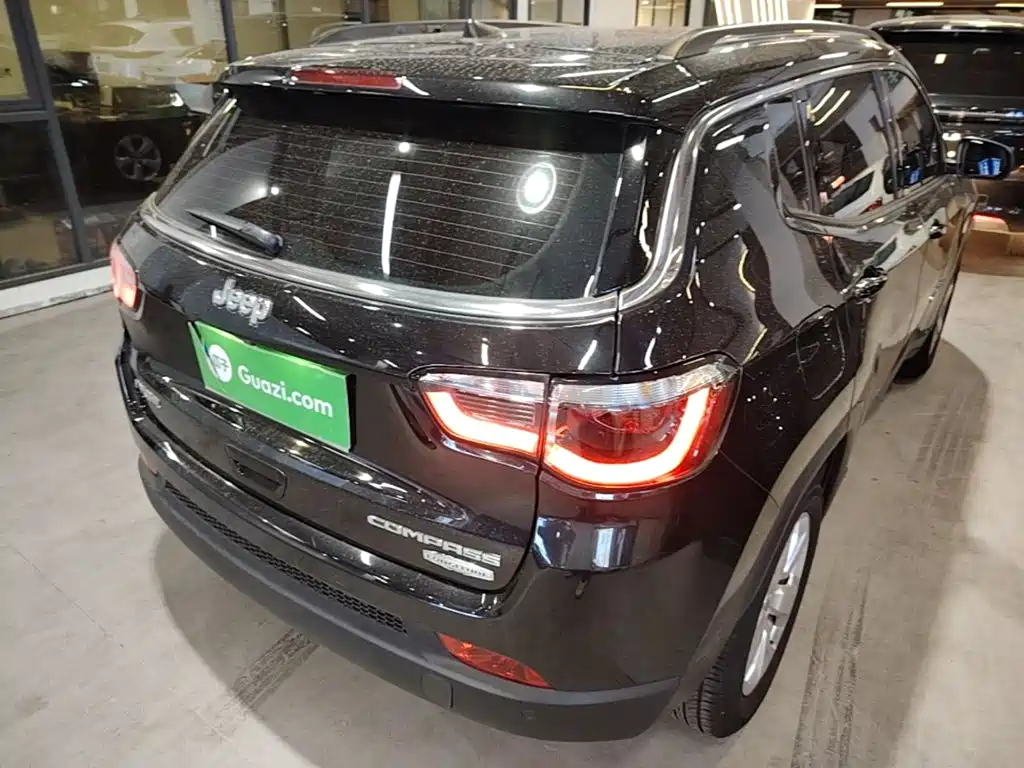 Jeep Compass — миниатюра 7