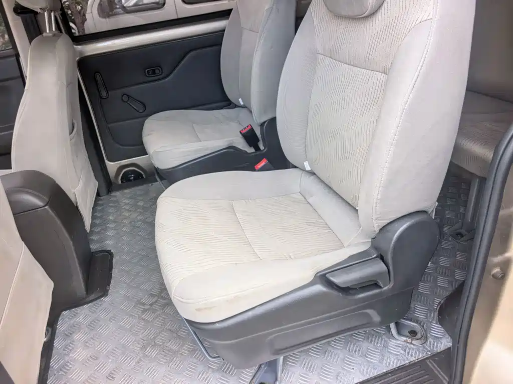 Wuling Rongguang V — миниатюра 4