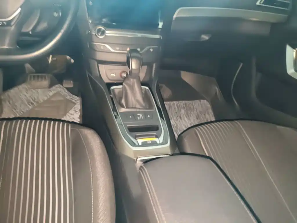 Peugeot 408 — миниатюра 14