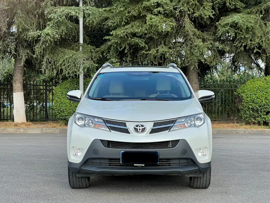 Toyota RAV4 — миниатюра 2