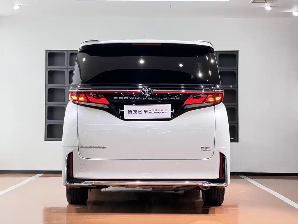 Toyota Vellfire — миниатюра 6