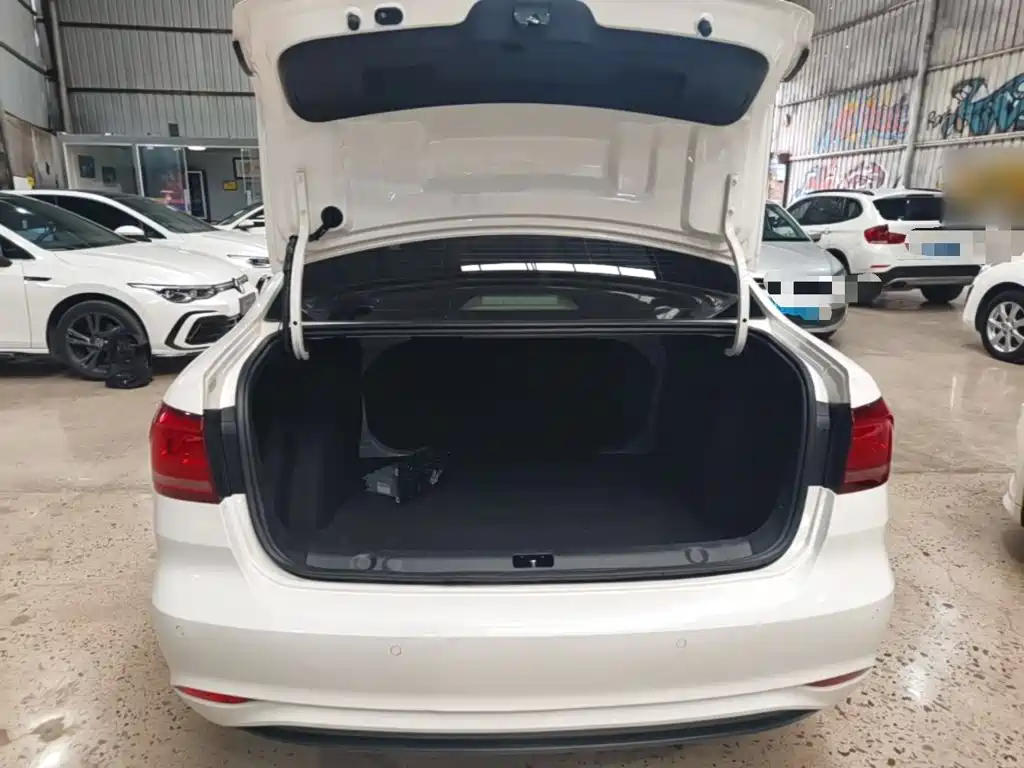 Volkswagen Lavida — миниатюра 19