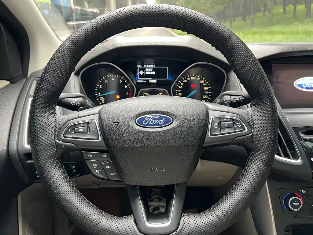 Ford Focus — миниатюра 16