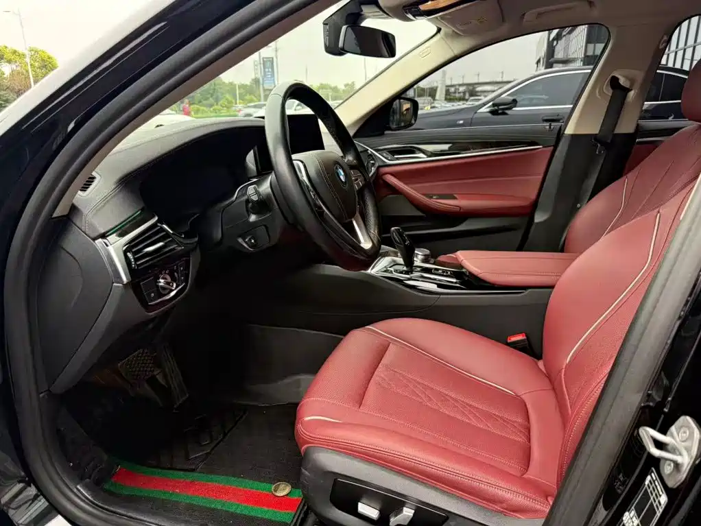 BMW 5 Series — миниатюра 4