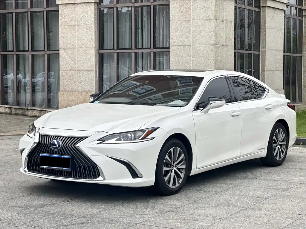 Lexus ES 2018