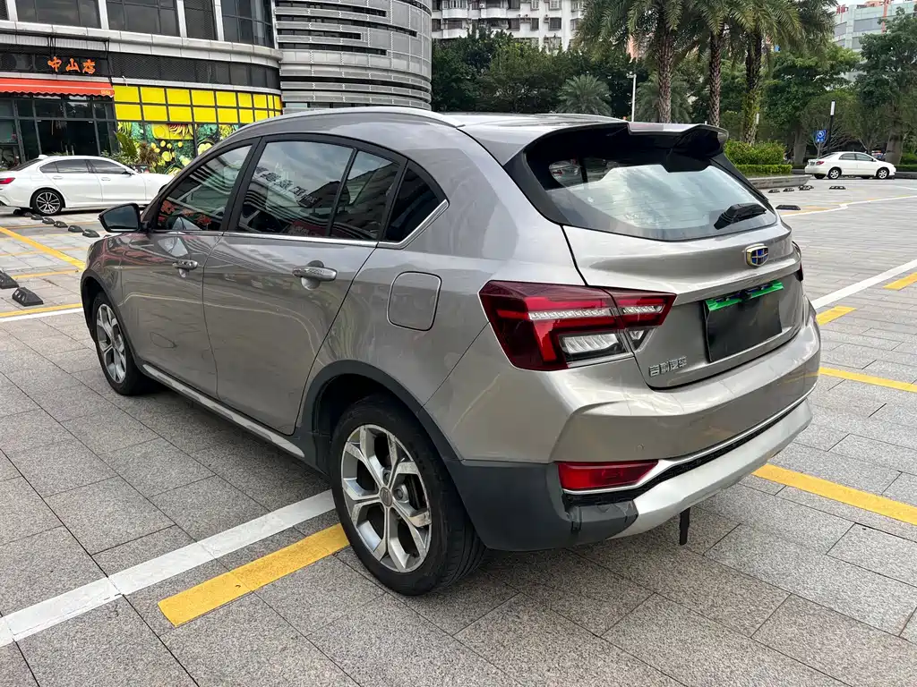 Geely Vision S1 — миниатюра 5