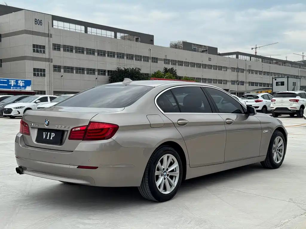 BMW 5 Series — миниатюра 5