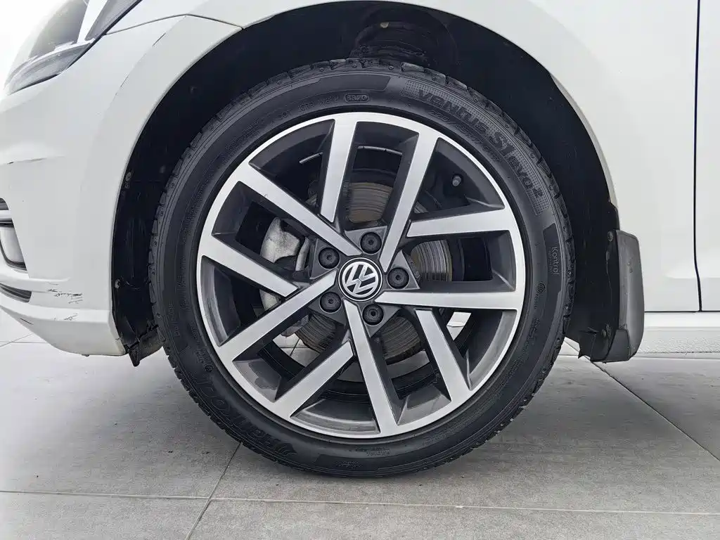 Volkswagen Golf — миниатюра 17