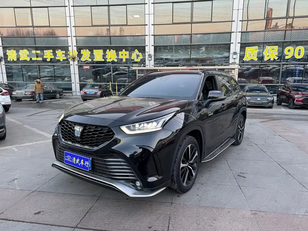 Toyota Crown Kluger 2022