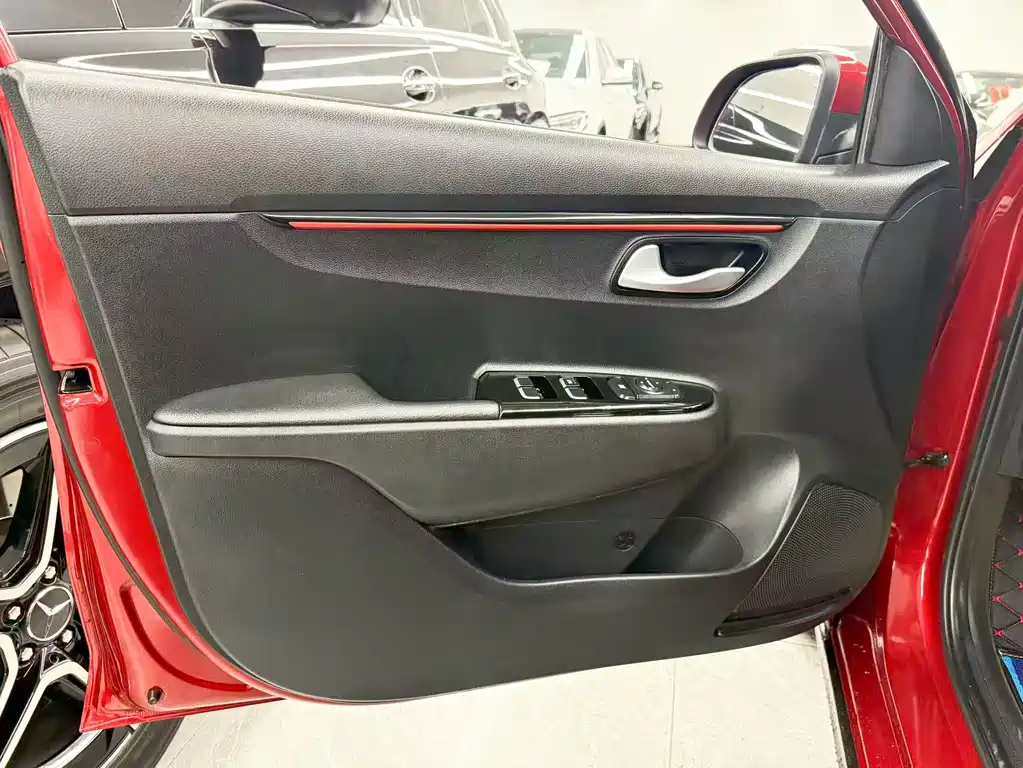 Kia KX Cross — миниатюра 15