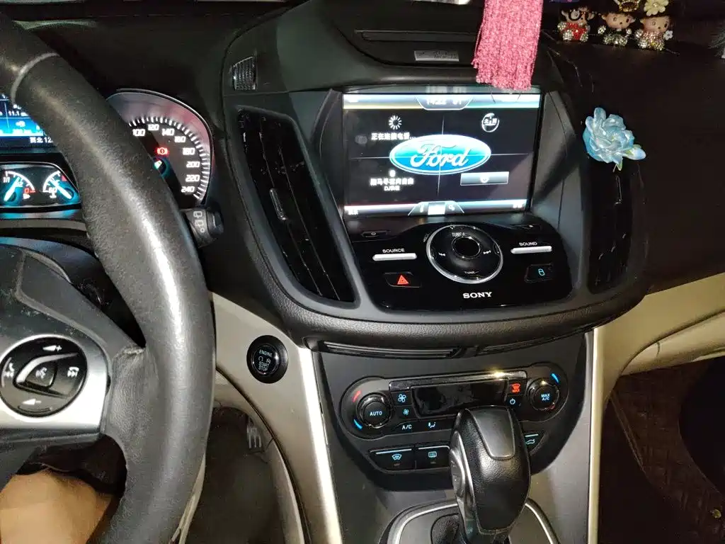 Ford Kuga — миниатюра 9