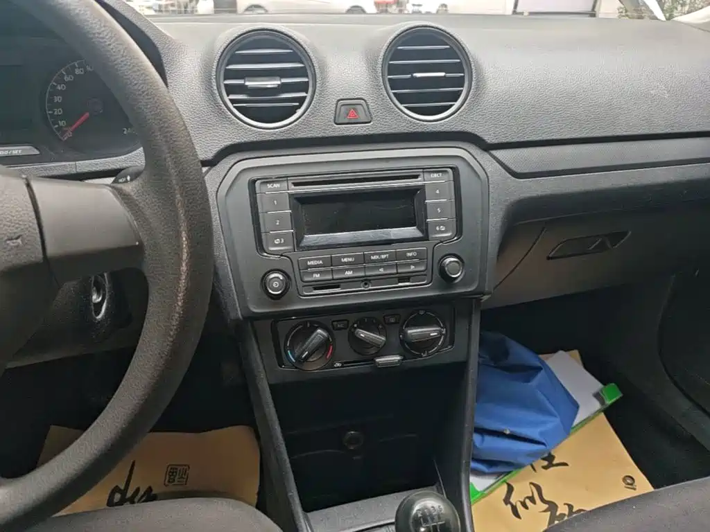 Volkswagen Jetta — миниатюра 13