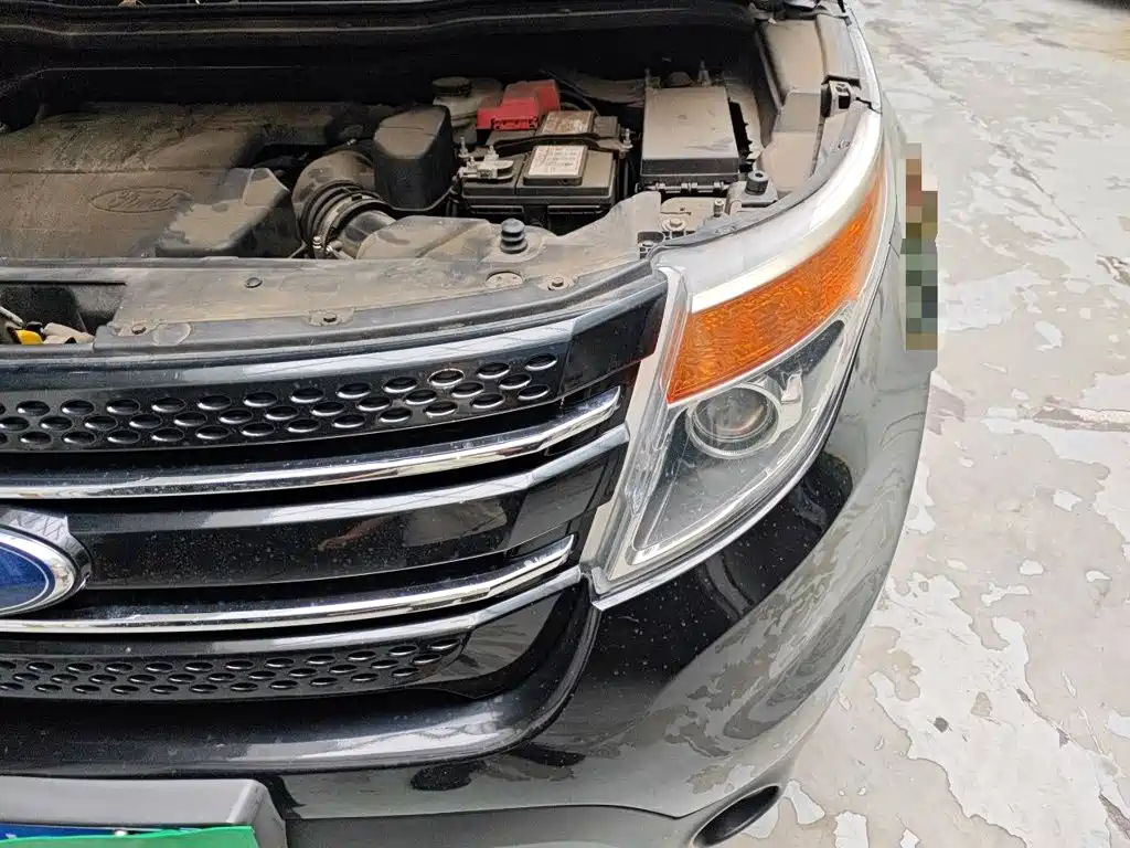 Ford Explorer (Import) — миниатюра 21