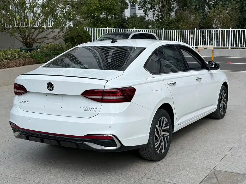 Volkswagen Lavida — миниатюра 13