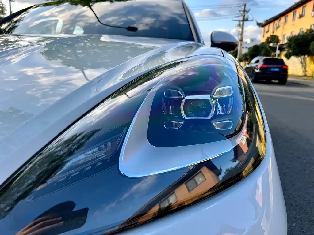 Porsche Cayenne — миниатюра 7