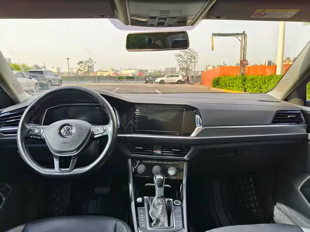 Volkswagen Sagitar 2021 280TSI DSG