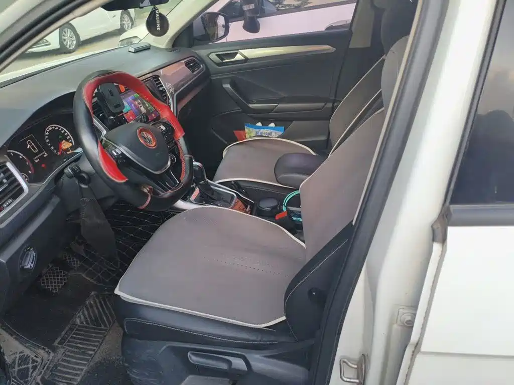 Volkswagen T-Roc — миниатюра 16