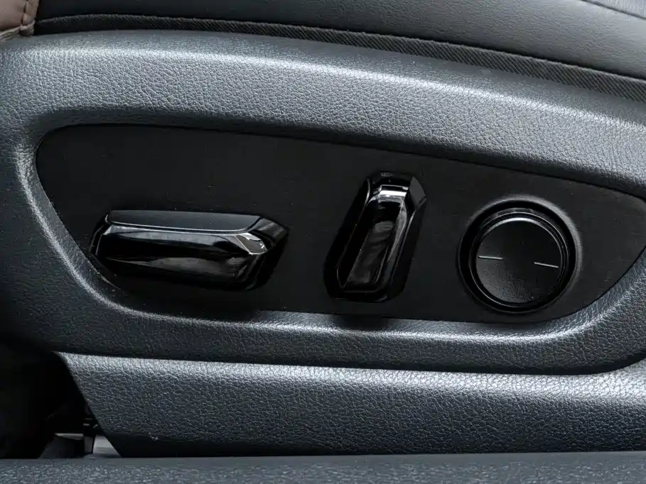 Lexus ES — миниатюра 23