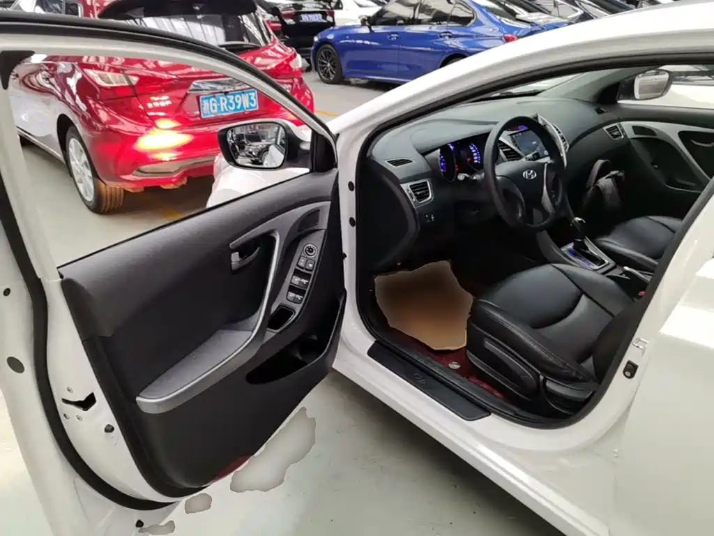 Hyundai Elantra Langdong — миниатюра 16