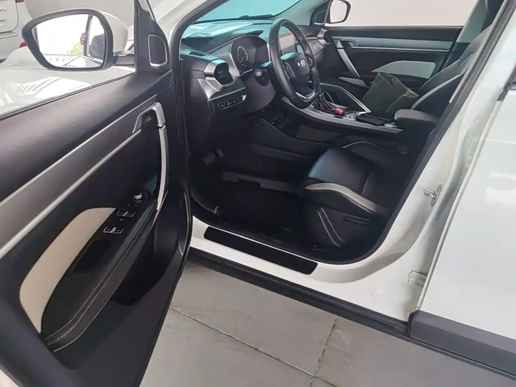 Geely Binyue — миниатюра 16
