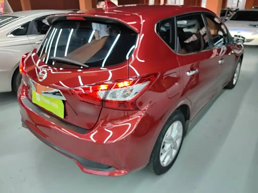 Nissan Tiida — миниатюра 7