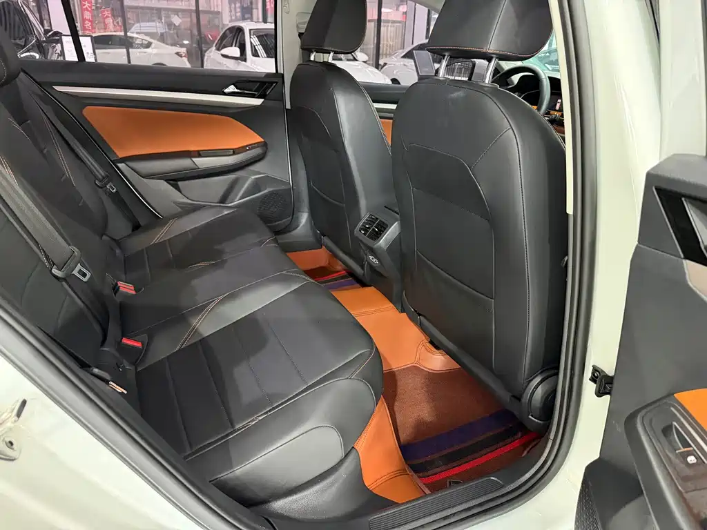 Volkswagen Bora — миниатюра 8