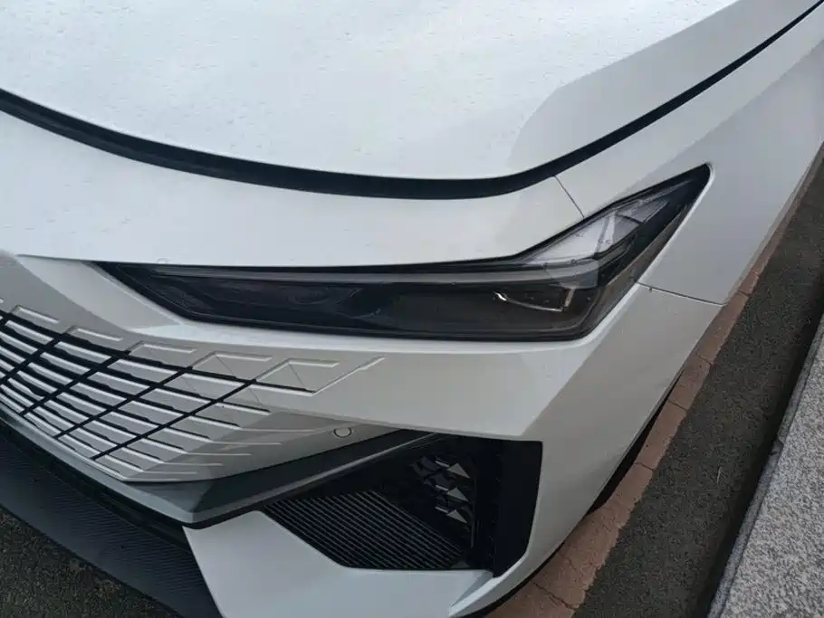 Changan UNI-V iDD — миниатюра 5