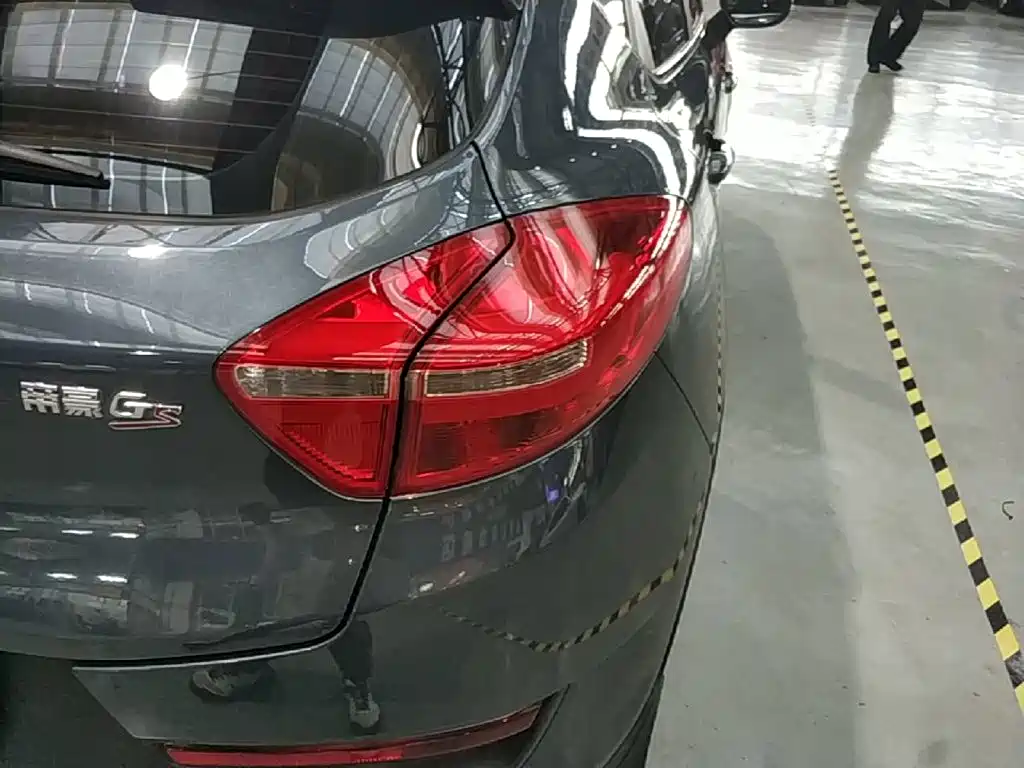 Geely Emgrand GS — миниатюра 8